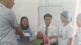 Tài xế đỡ đẻ cho sản phụ trên taxi: ‘Tôi tới xem thì em bé đã lòi nửa người ra ngoài’