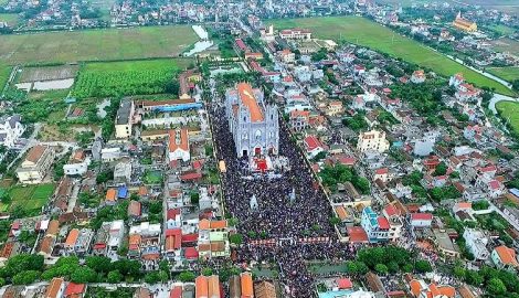 Hè về, làng quê dần phai dấu