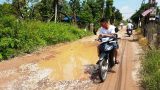 Nam Trực: Đường quê, giữa nắng vẫn… ngập