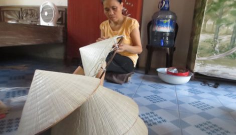 Độc đáo chợ nón xã Nghĩa Châu Nam Định