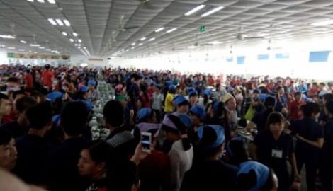 Nam Định:Hàng nghìn công nhân bỏ cơm vì thức ăn có dòi
