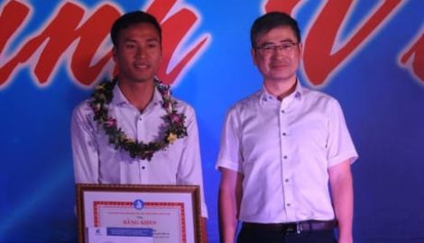 ‘Thưởng nóng’ cho nam sinh quê Nam Định trả lại 320 triệu đồng cho người mất