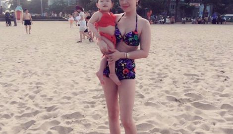 Bà ngoại U40 trẻ trung, xinh đẹp như gái đôi mươi