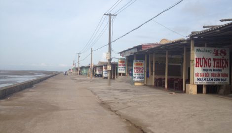Nam Định: Du khách lo lắng về camera lắp đặt ở bãi biển Quất Lâm