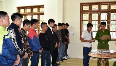 Bắt quả tang nhóm dân chơi mở tiệc ma túy mừng sinh nhật tại quán karaoke