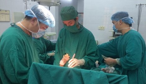 Nam Định: Lần đầu tiên thay khớp vai thành công, bệnh nhân không phải lên tuyến trên