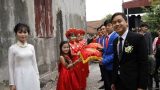 Sự thật về cô bé đỡ tráp ăn hỏi ở Nam Định Sự thật về cô bé đỡ tráp ăn hỏi ở Nam Định