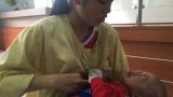 Bé trai 18 tháng tuổi nguy cơ mù cả hai mắt