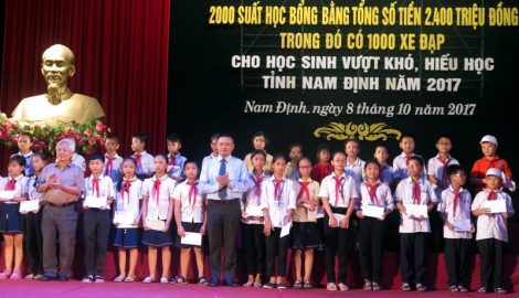 Nam Định: Trao 2.000 suất học bổng trị giá hơn 2,4 tỷ đồng cho học sinh vượt khó, hiếu học