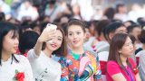 THPT Nguyễn Khuyến: Á hậu Thúy Hằng về thăm trường cũ, tri ân thầy cô