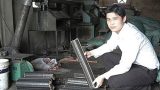 Giao Thủy, Nam Định: Chàng trai thu tiền tỷ nhờ “hô biến” trấu thành củi