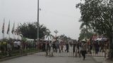 [Ảnh]: Dựng hàng rào sắt, thắt chặt an ninh trước giờ Khai ấn .