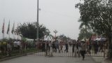 [Ảnh]: Dựng hàng rào sắt, thắt chặt an ninh trước giờ Khai ấn .