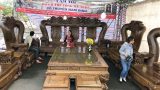 Điều gì khiến nghệ nhân đất Nam Định tự tin hét giá 3,2 tỷ đồng cho bộ bàn ghế gỗ mun đuôi công?