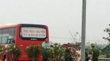 Không quan sát khi qua đường, 2 học sinh bị xe đâm tử vong