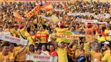 Nam Định FC: Khó khăn chỉ làm thành Nam thêm yêu bóng đá