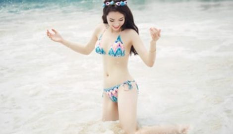 Mặc bikini phải tạo dáng hút hồn như Hoa hậu Kỳ Duyên