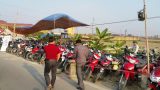 Dịch vụ “hốt bạc” ở chợ Viềng, trường học thành… bãi giữ xe