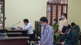 Gã người tình của mẹ bạo hành bé gái 7 tuổi, ông ngoại nuôi nghẹn ngào tại tòa: “Mẹ nó đã bỏ rồi, mình không thương sao được”
