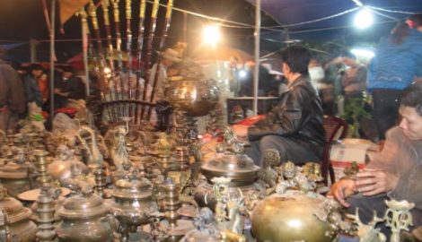 Đi chợ Viềng “mua” lộc đầu năm