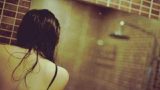 Kẻ bệnh hoạn dùng ảnh nhạy cảm đe dọa để được sờ và nhìn nữ sinh