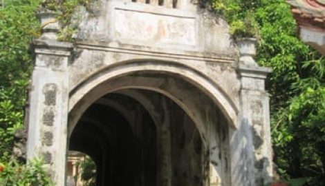 Những tăng ni “cởi áo cà sa khoác chiến bào ra trận”