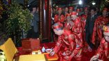 Phát ấn đền Trần vào 5h sáng ngày Rằm tháng Giêng Xuân Mậu Tuất