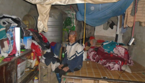 Nhói lòng cảnh mẹ góa, con côi nghèo đến nỗi tấc đất cắm dùi cũng không có