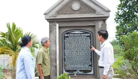 Người bí thư chi bộ đầu tiên