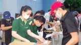Trao giấy chứng nhận cho 451 công dân hoàn thành thời gian cách ly