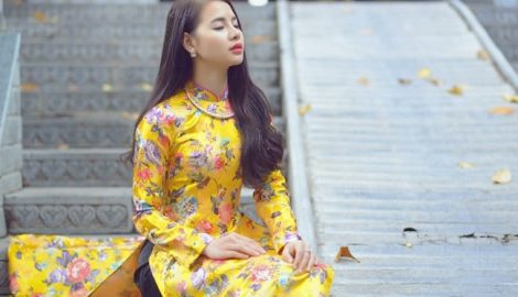 Thiếu nữ Nam Định rạng rỡ khoe sắc xuân