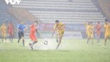 Chùm ảnh: Nam Định sắp trụ hạng thành công sau trận “thủy chiến” với Đà Nẵng
