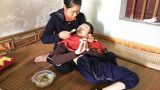 Giao Thủy: Người phụ nữ có chồng bị tâm thần và 3 người con bại não