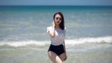 Ở bệnh viện, tôi gọi cho anh xin giữ cái thai nhưng anh không nghe máy