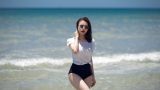 Ở bệnh viện, tôi gọi cho anh xin giữ cái thai nhưng anh không nghe máy