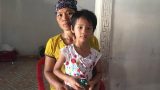 Bố mẹ khóc nghẹn vì không có 50 triệu đồng mổ tim cho con gái