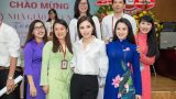 Hoa Hậu Kỳ Duyên Mặc Giản Dị Về Thăm Trường Nhân Ngày 20/11