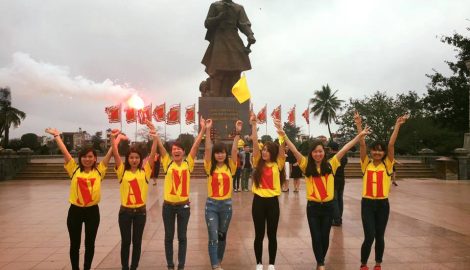 Đất Nam Định chưa mưa đã ngấm Gái Nam Định chưa ngắm đã say.