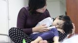 Nghĩa Hưng: ‘Năm mới đến rồi! Bao giờ con khỏi bệnh để về nhà mình hả mẹ?’ Nghĩa Hưng: ‘Năm mới đến rồi! Bao giờ con khỏi bệnh để về nhà mình hả mẹ?’