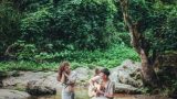 Cặp đôi bác sĩ rủ nhau vào rừng chụp ảnh cưới cực “dị”
