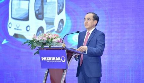 Đại gia Nam Định vừa giới thiệu mẫu xe tự lái tại Việt Nam giàu cỡ nào?