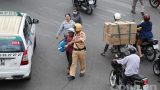 Nam Định: Anh CSGT tử tế và ‘miếng ngọt lọt tận xương’