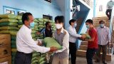 Tiếp tục hỗ trợ người Việt tại Campuchia bị ảnh hưởng dịch Covid-19