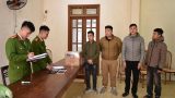 Bắt quả tang “bộ tứ” đốt pháo trái phép