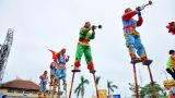 Hải Hậu: Đi cà kheo, đánh trồng cà rùng… mừng ngày Quốc Khánh