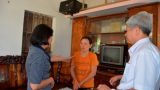 Bà nội cháu bé bị buộc dây mong cô giáo được tiếp tục lên lớp dạy học