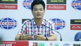 Thua đau phút cuối ở “chung kết ngược”, HLV Nguyễn Văn Sỹ trách trọng tài nặng tay