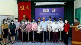 Trao tặng 500 cây gậy trắng cho người mù tỉnh Nam Định và Hà Nam