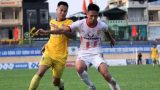 HLV Nam Định: ‘Bóng qua vạch vôi 1 mét, chẳng cần phải đợi đến VAR!’
