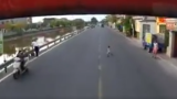 Nam Định clip :  Bất cẩn khi trông con nhỏ, người mẹ suýt phải ‘ôm hận’